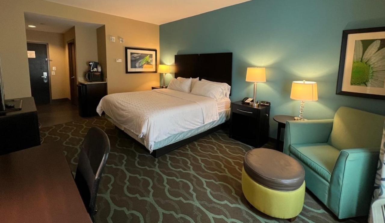 Holiday Inn Express Hotels & Suites Cuero By Ihg Exterior photo